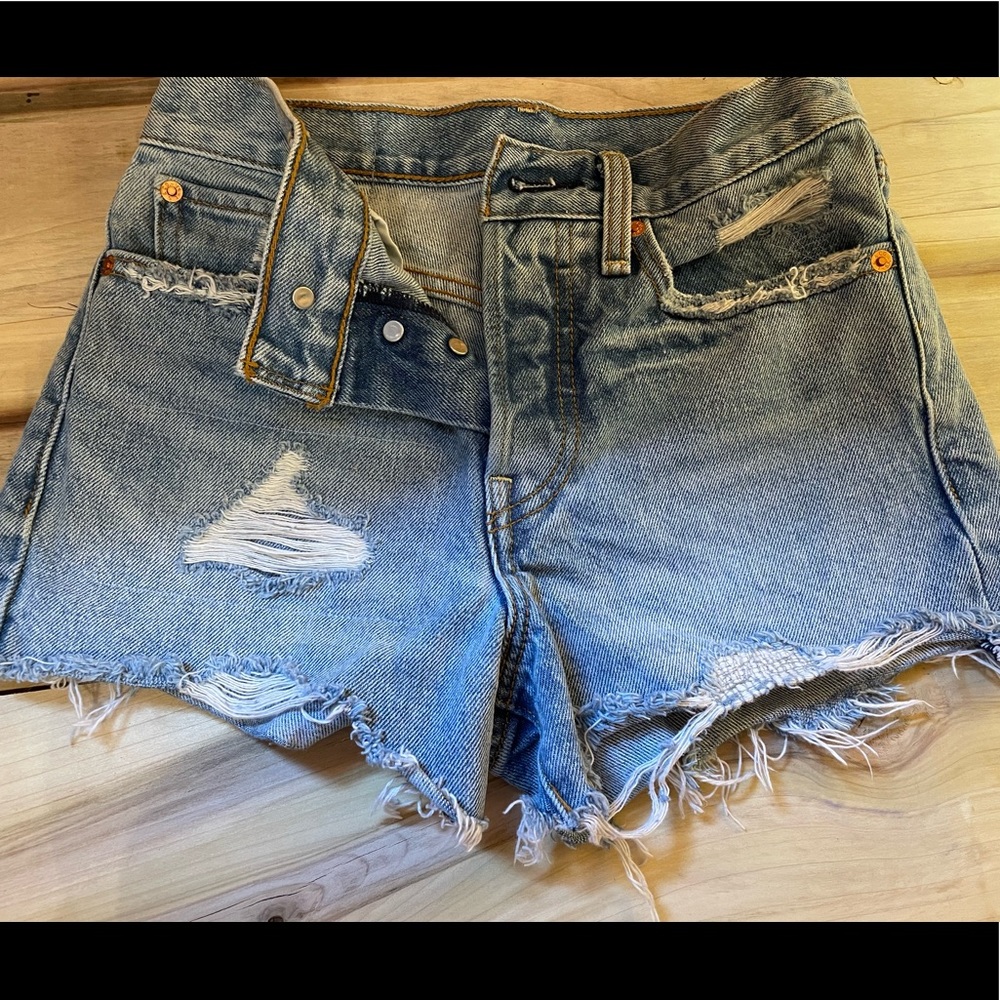 Levi’s 501 cut off shorts